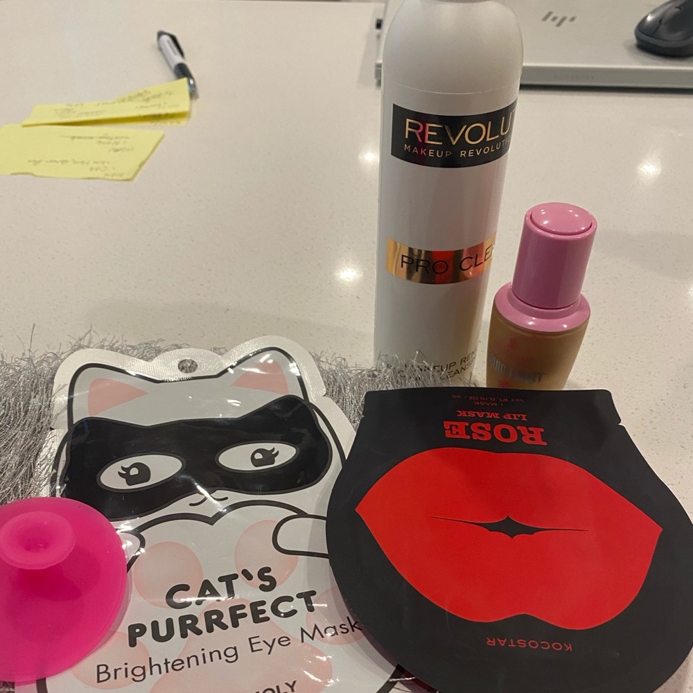 Makeup bundle